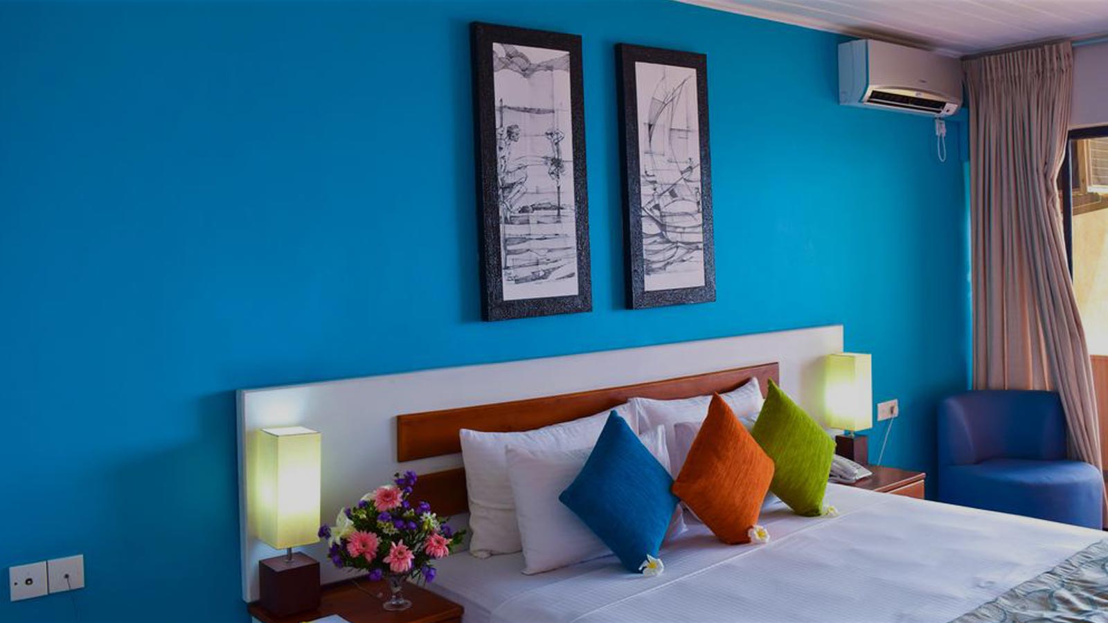 Dining with a view at the Fisherman's Bay Hotel, Weligama